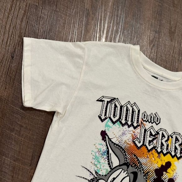 Tom and Jerry Women’s SIZE Small Short Sleeve T-shirt ivory (beige Rhinestones - Picture 4 of 8